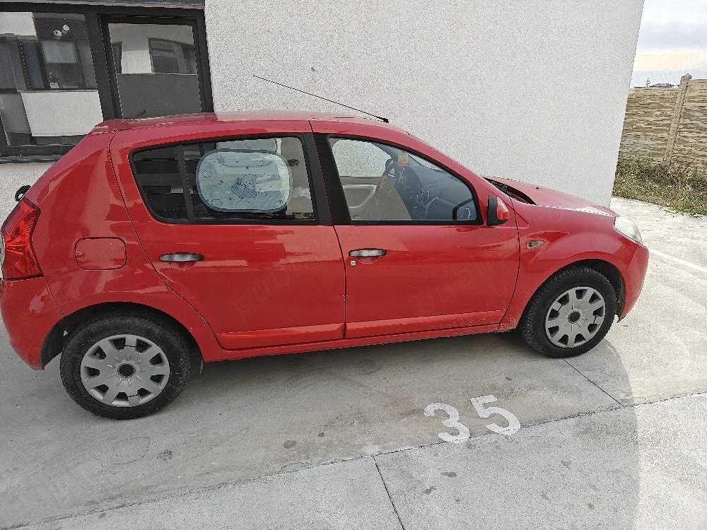 Vand Dacia Sandero 2010