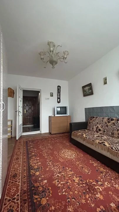 GARSONIERA DE VANZARE MICRO 39A