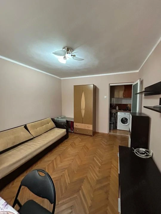 GARSONIERA DE VANZARE MICRO 19