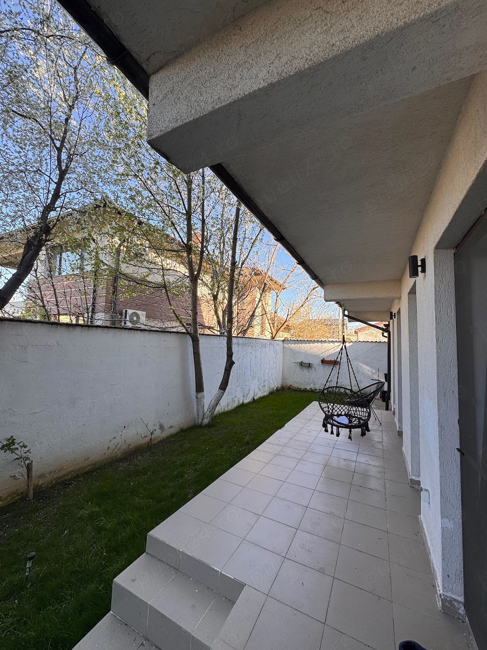 Proprietar - Apartament 3 camere deosebit, cu curte proprie 80 mp, bloc 2020