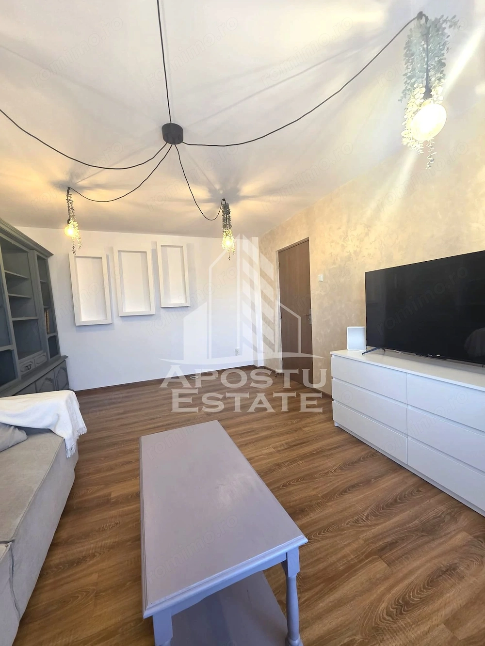 Apartament cu 3 camere de inchiriat  - Zona Lipovei