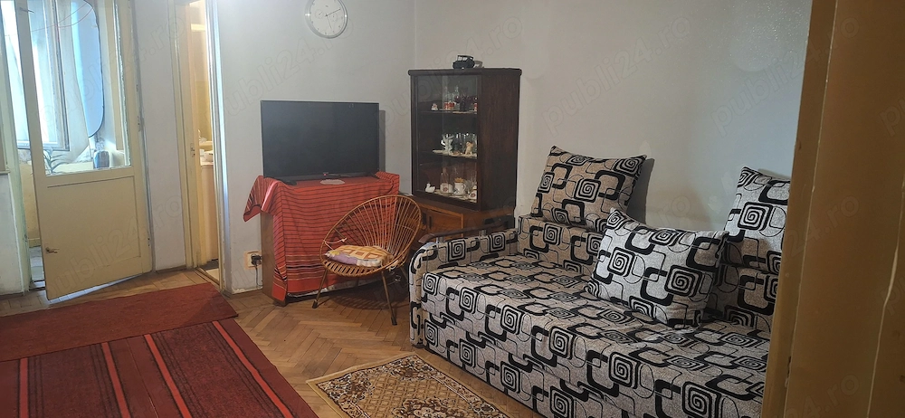 Inchiriere garsoniera str Brasov   Plaza Romania