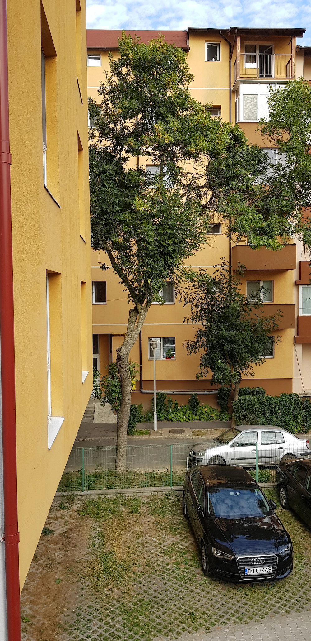 Apartament 3 camere decomandat in Calea Sagului etaj 7 fara imbunatatiri