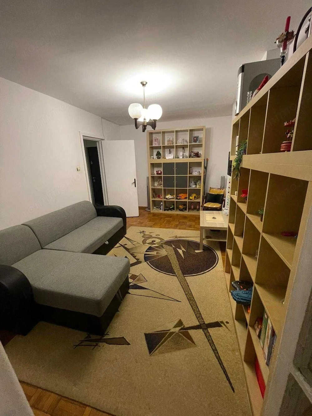 Vând apartament 3 camere   Bd. Alexandru Obregia, Sector 4   115.000   negociabi