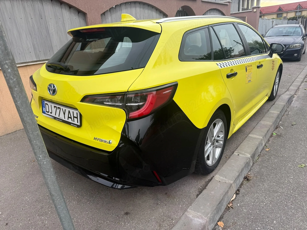 ** Vand Toyota Corolla Hybrid 2022   Gata de Traseu (Licență Taxi inclusă până în 2034) **