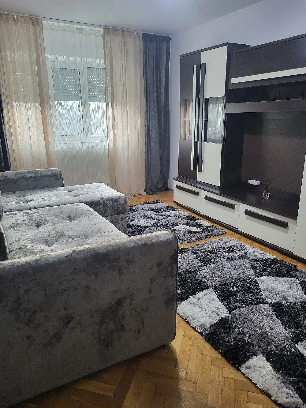 Apartament 3 camere decomandat centru