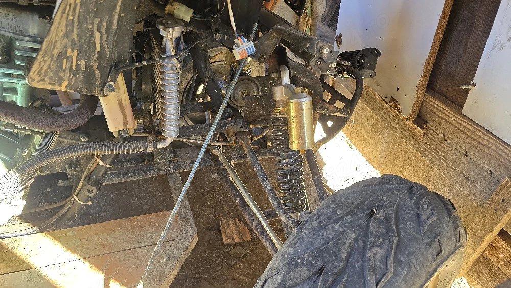 vând atv 2 4