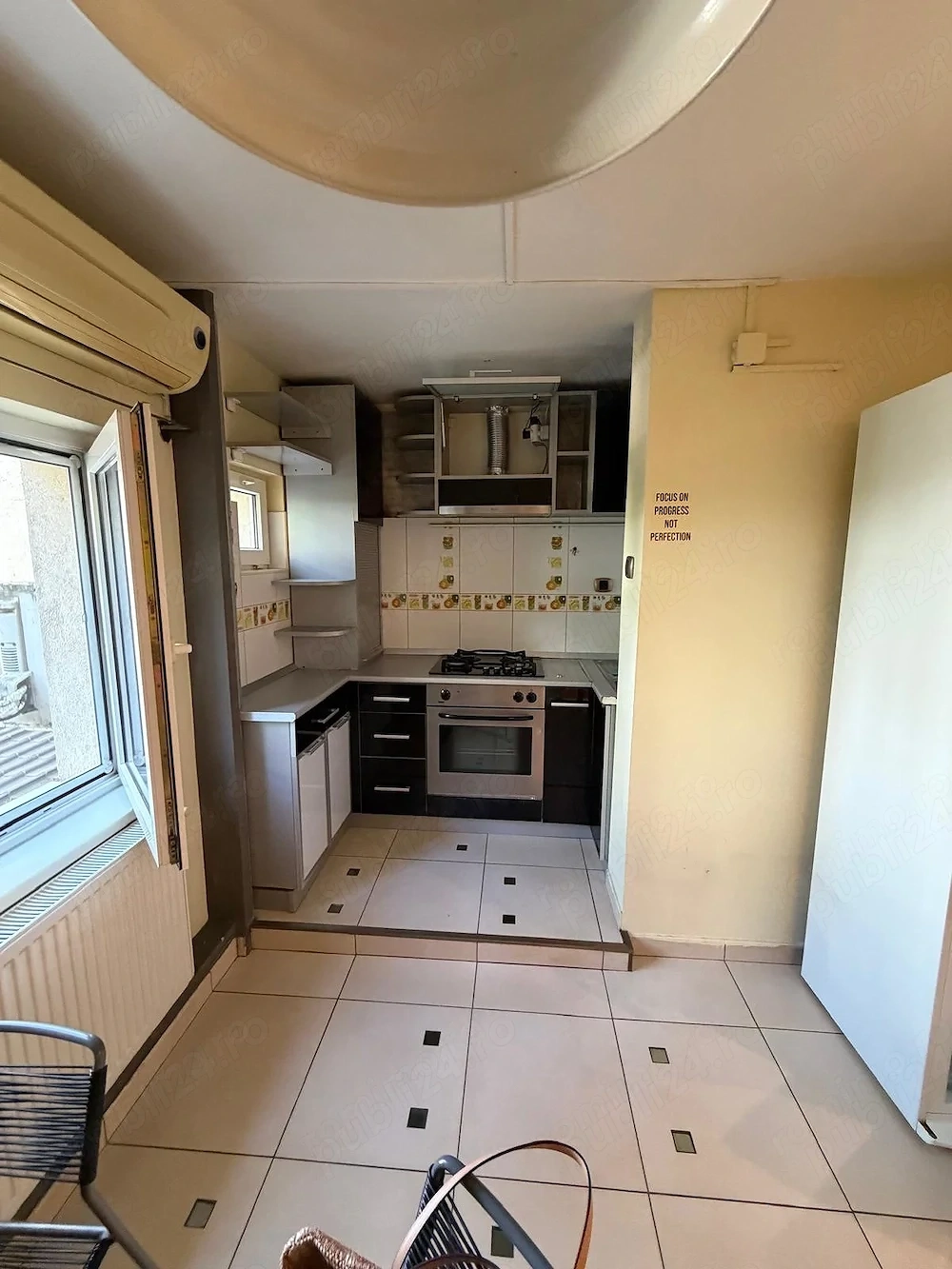 Apartament 3 camere decomandat etaj 1 zona Girocului amenajat centrala bloc izolat