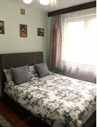 Apartament cu 2 camere etaj 1 confort 1  centrala proprie Piata 700  curte interioara