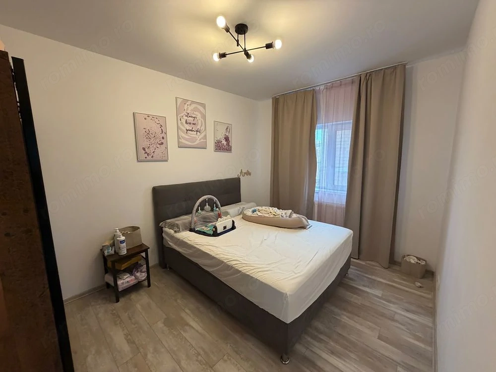 Inchiriez apartament cu 3 camere lux