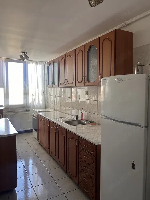 Apartament 3 camere decomandat etaj 7 zona Circumvalatiunii langa Piata Dacia
