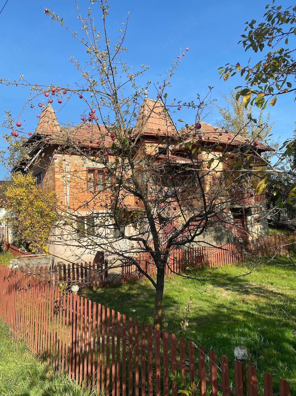 Vanzare casa comuna Valeni Dambovita