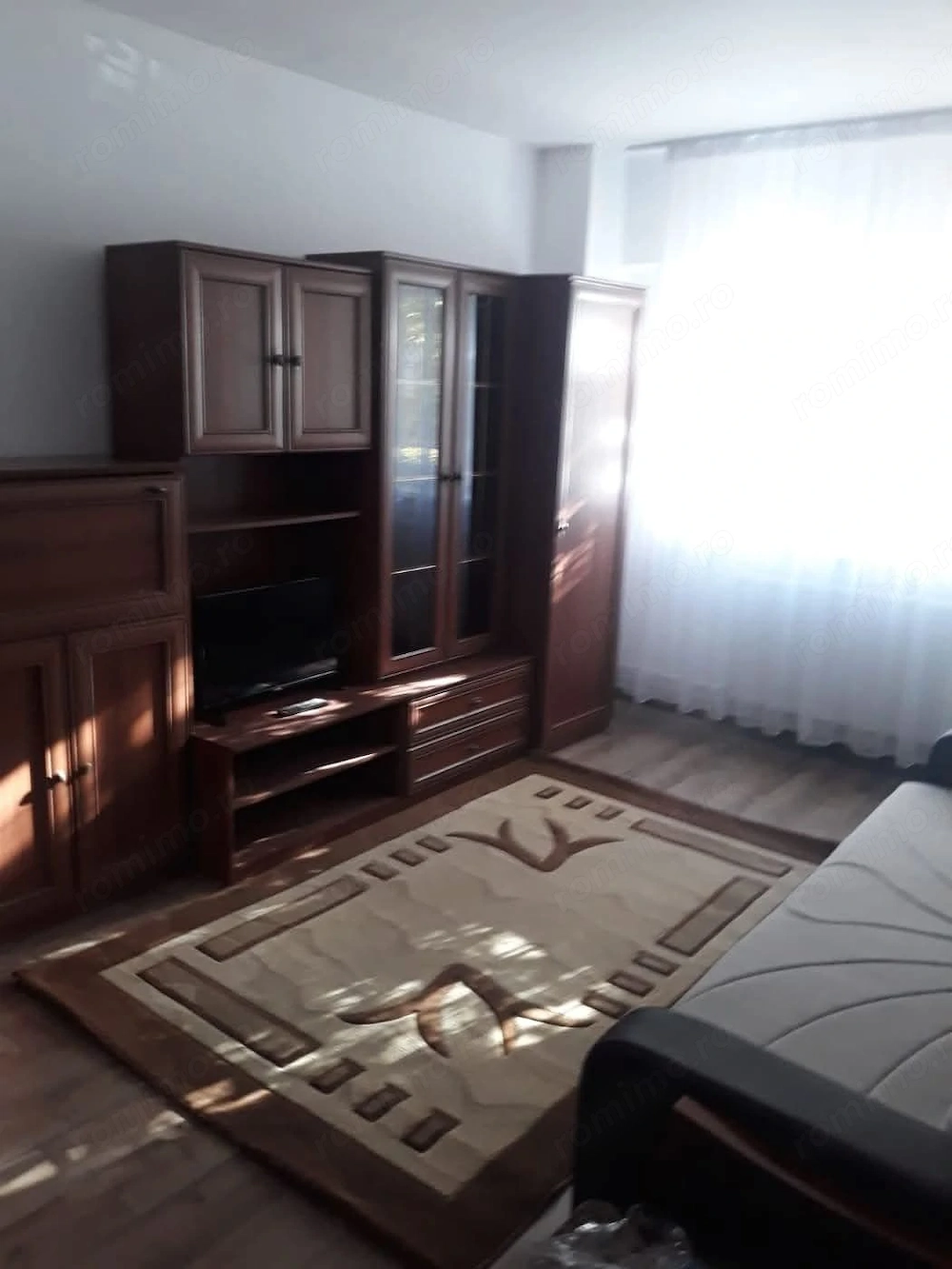 Garsoniera de închiriat