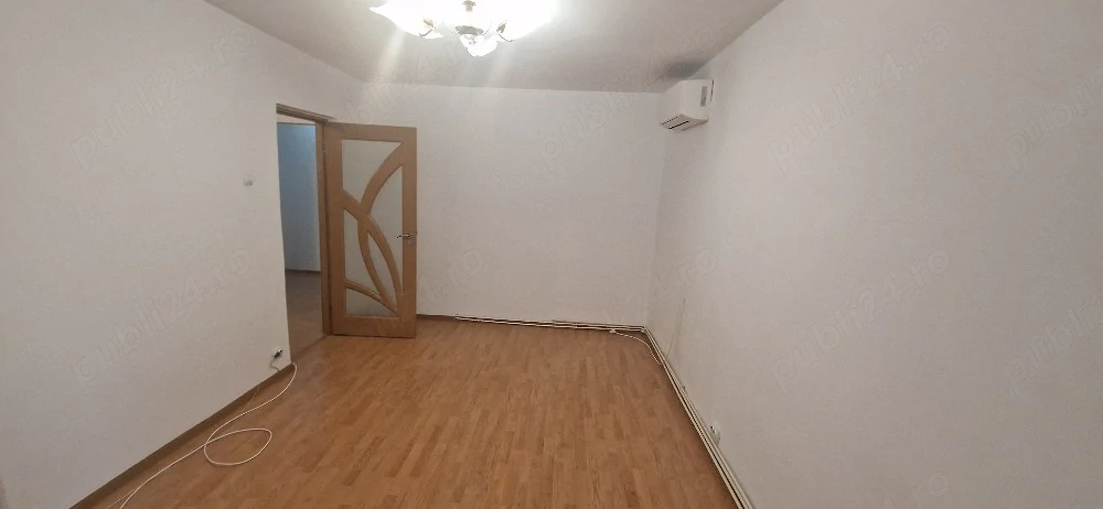 Vand apartament cu 3 camere decomandat