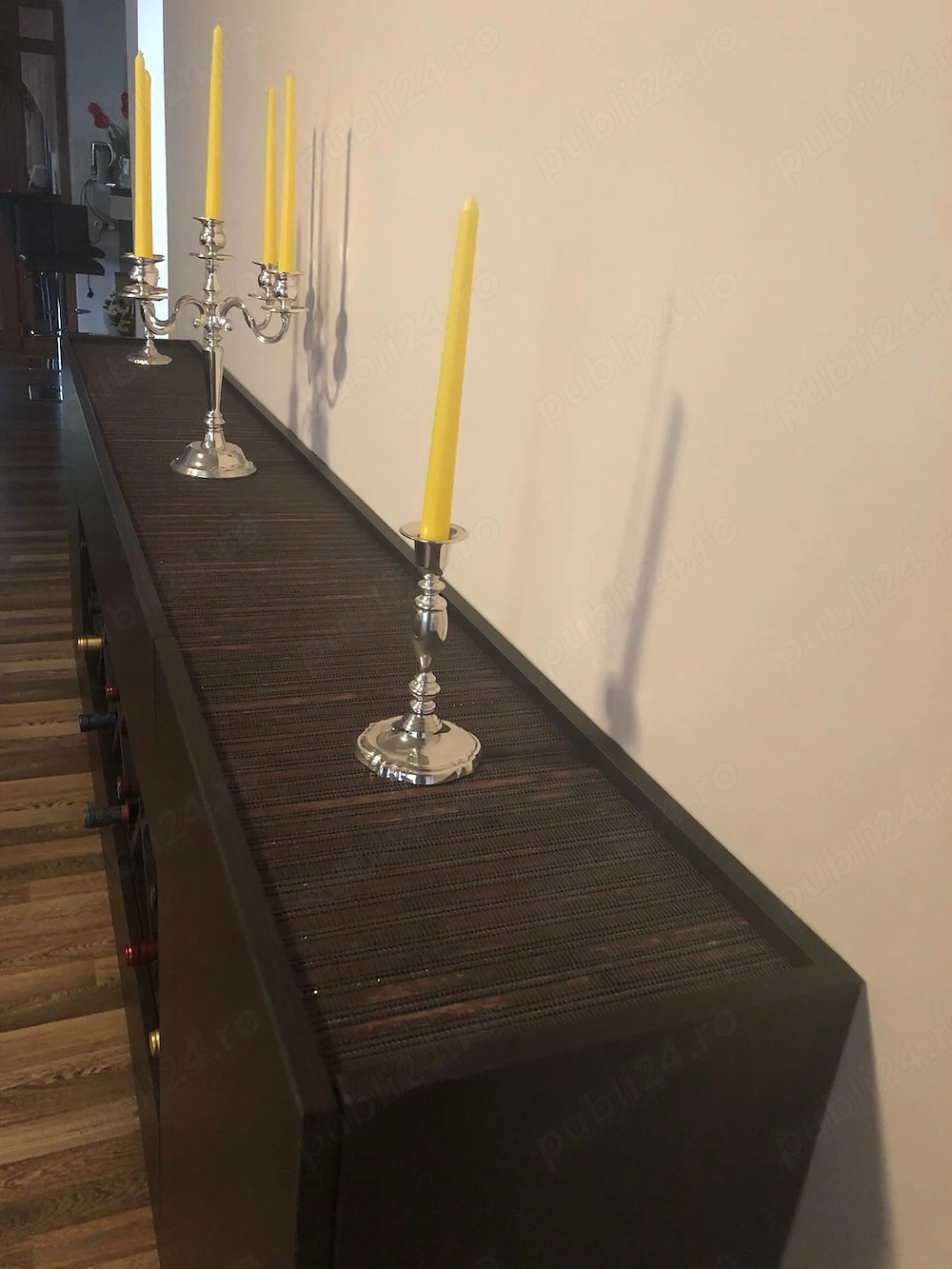 Angajam maistru tamplar tapiter 