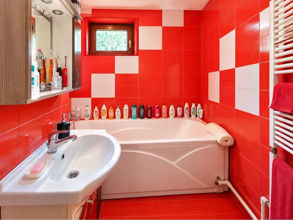 Inchiriez apartament
