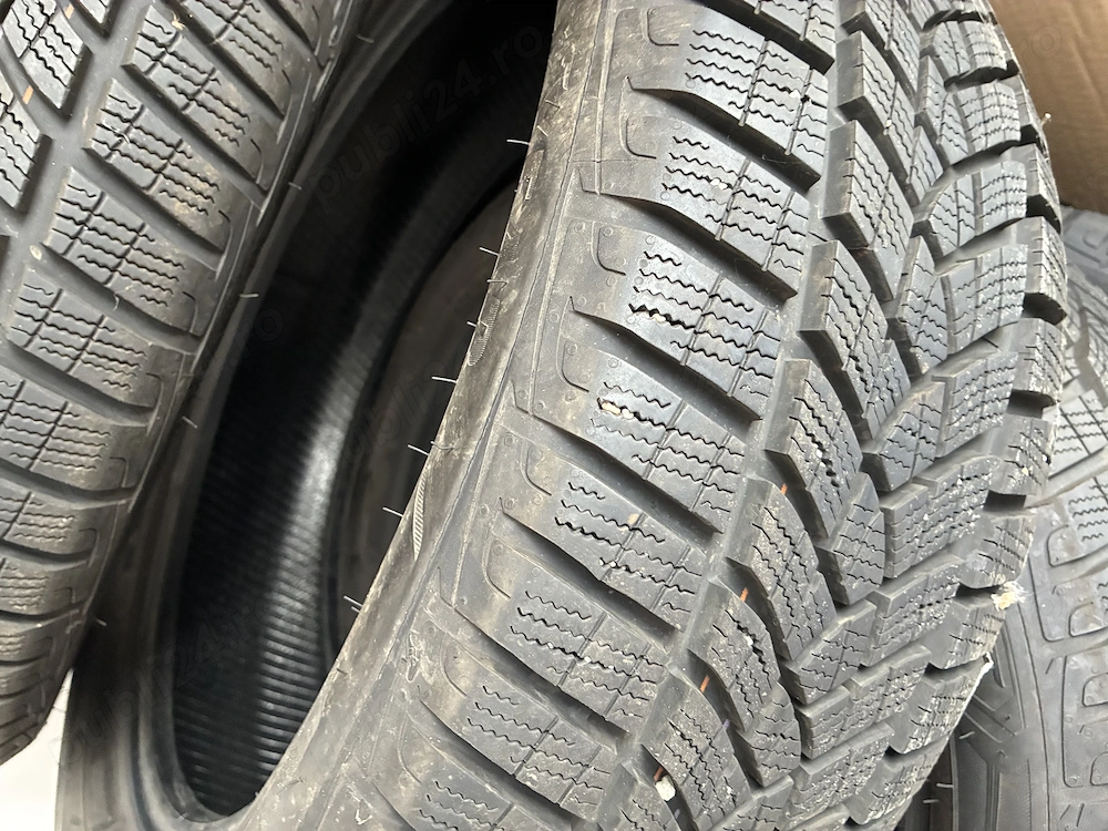 4x anvelope Good Year ca noi 205/55/R20