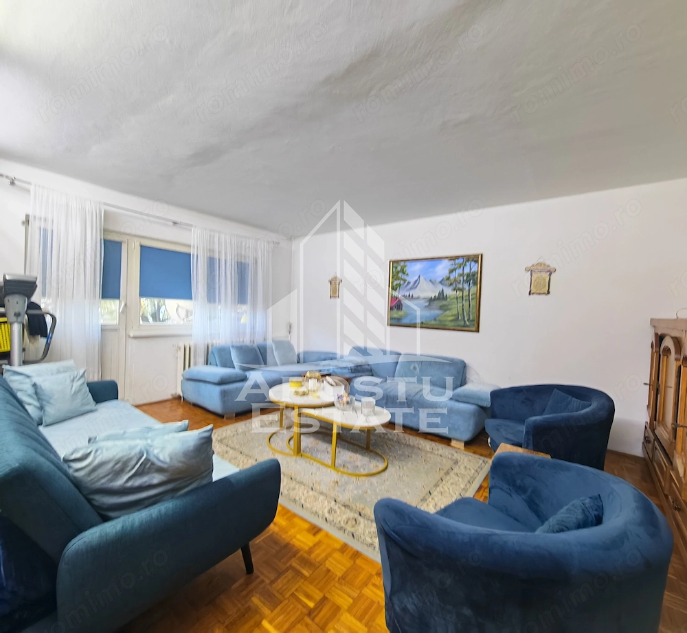 Apartament cu 4 camere, 2 bai, de vanzare, zona Soarelui