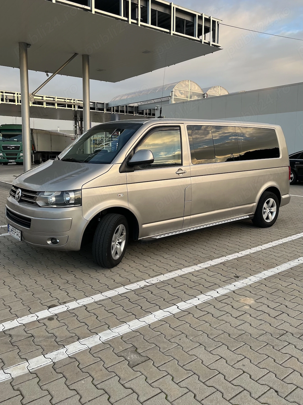 Volkswagen Caravelle Long T5 2.0 TDI 140 CP 4Motion   2013   8+1 locuri