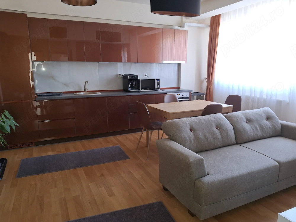 Vând apartament  3 camere, parcare proprie, în apropiere de Prima Shops, Oradea 