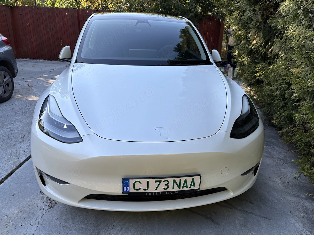 Vand Tesla Y 21.264 km, long range, awd, unic propietar, alb perlat, 39000 euro