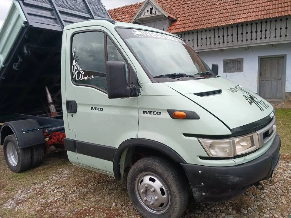Iveco Daily basculabil pe 3 parti