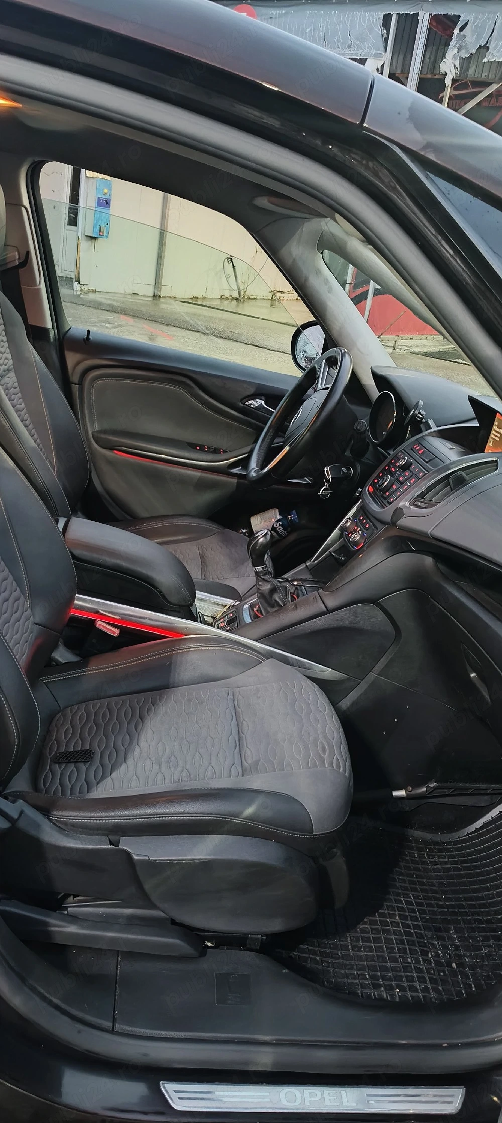 Vând sau schimb Opel Zafira c 