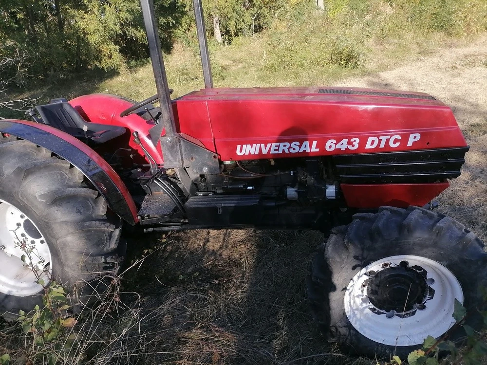 Tractor Universal 643 DTC P
