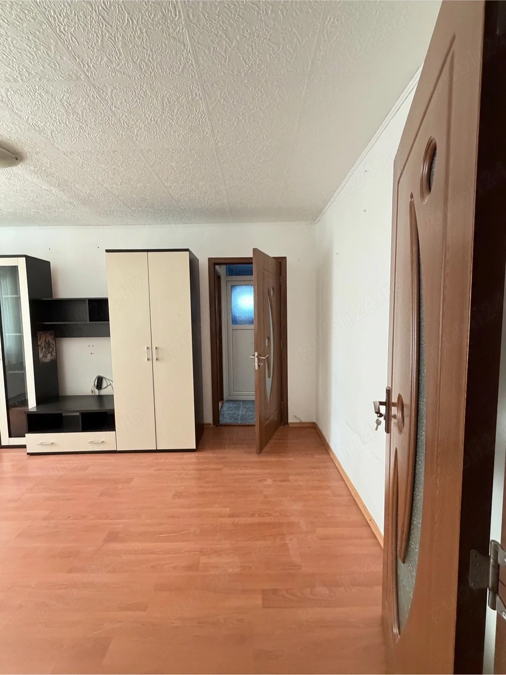 vand sau schimb apartament cu 2 camere