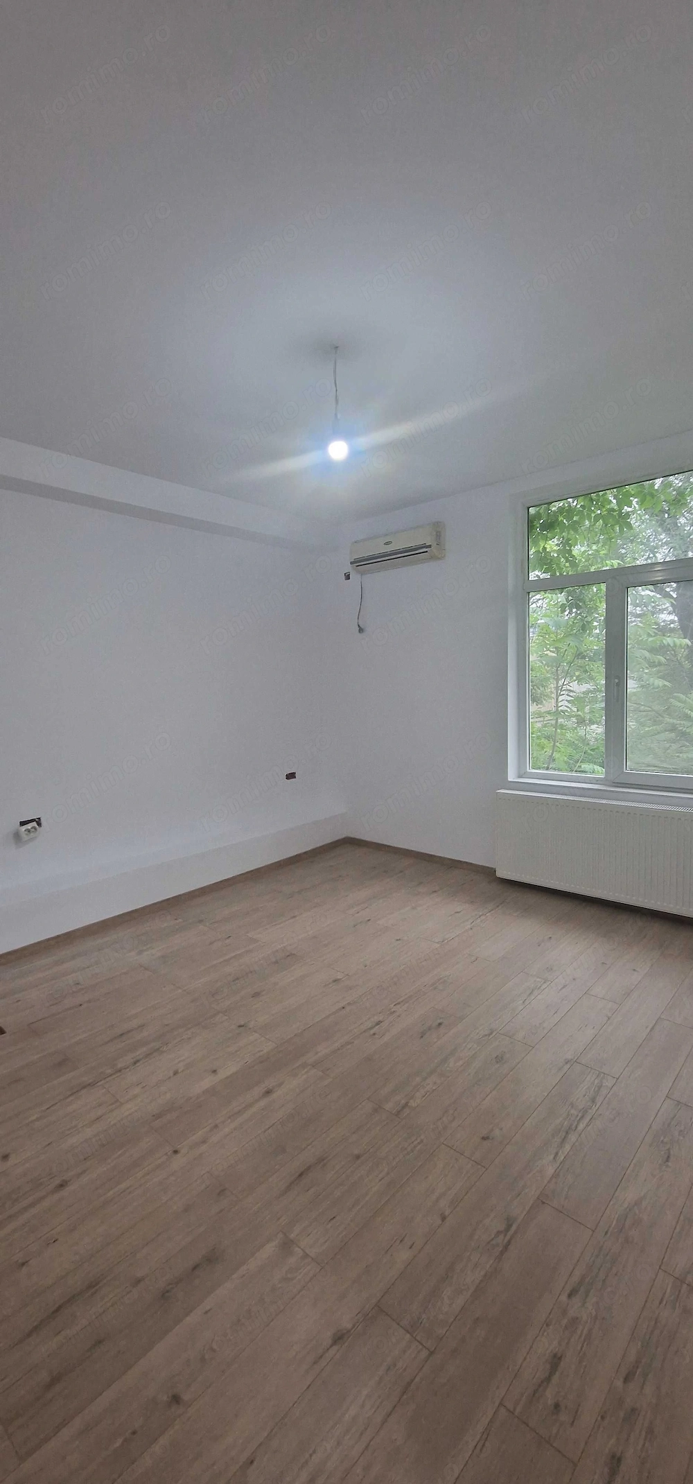 Inchiriez studio pe 2 niv., la casa, situat pe Clea Floreasca inters. cu L.A. Bănciulescu Gheorghe, 