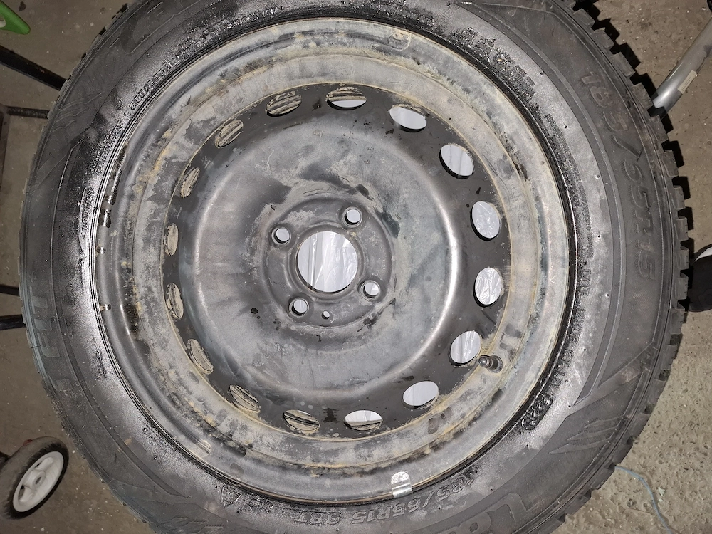Jante R15x6j Dacia Logan cu Anvelope Iarna noi