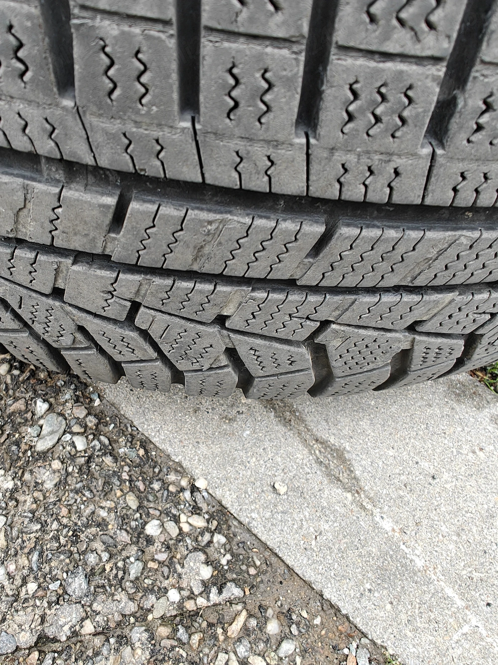 Vand 4 jante de otel 16", cu senzori de presiune si anvelope HANKOOK WINTER ICEPT EVO2, 215 70 R16