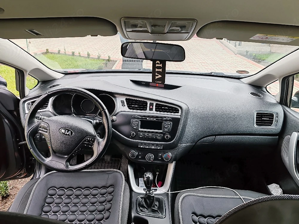 vând kia ceed an 2013