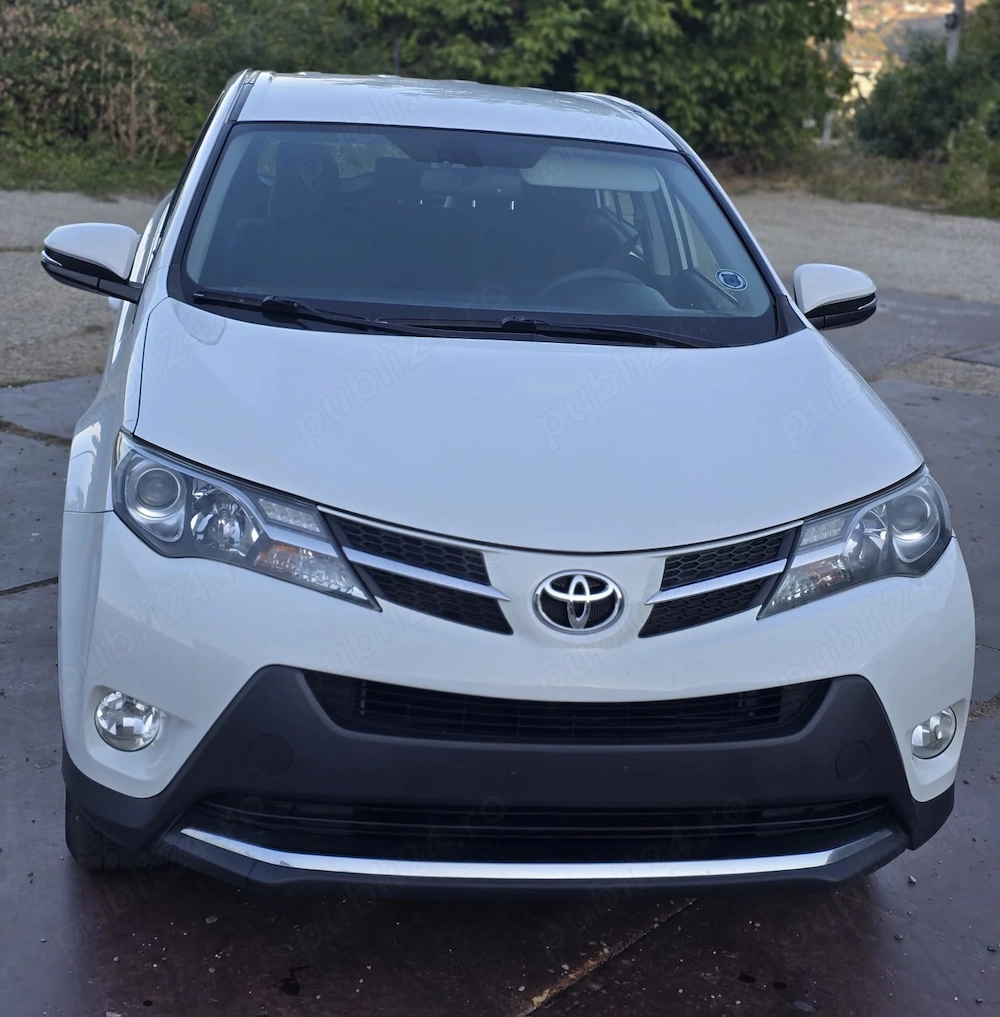 Vând Toyota RAV4 2.0D 