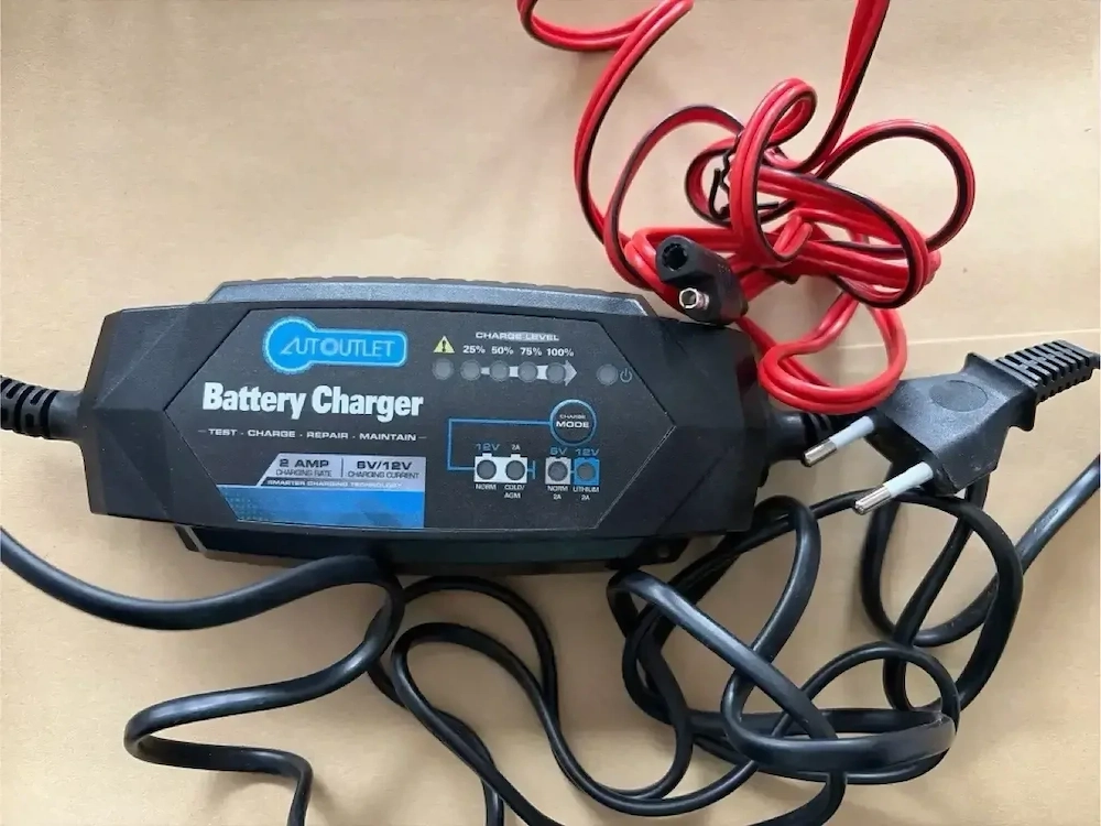 Redresor auto inteligent AUTOUTLET 6V/12V -2A, IP54, incarcare automata