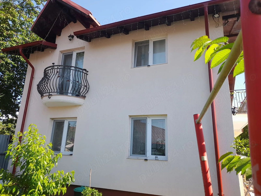 Vând casa în Câmpina duplex 100+100m.patrati cu branșamente separate
