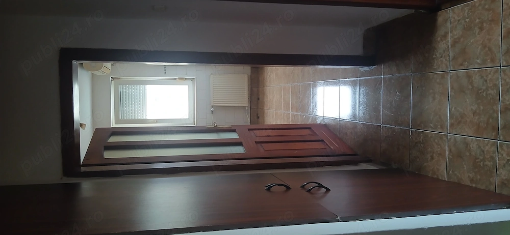 Vand apartament in Arad .3 camere decomandate.suprafata  67m2.  zona Lebada.etaj 9 diin 10