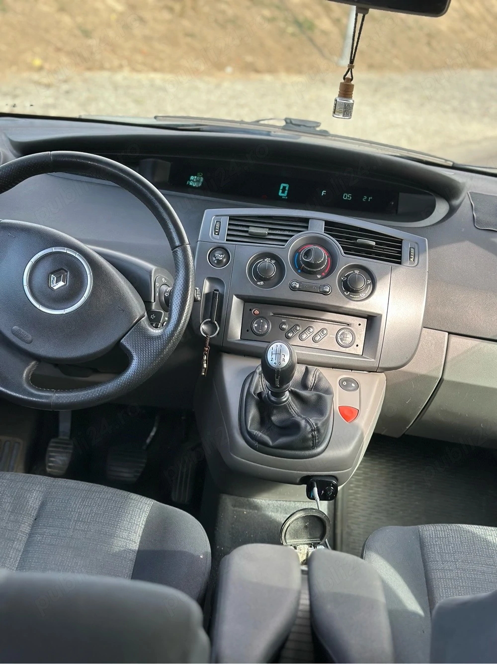 Vând Renault Scenic 2
