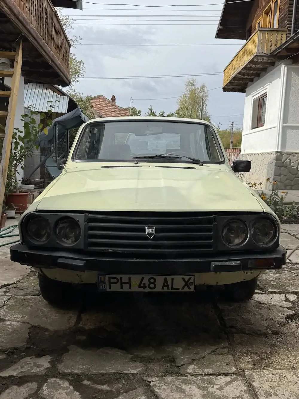 Vand Dacia 1310   model clasic
