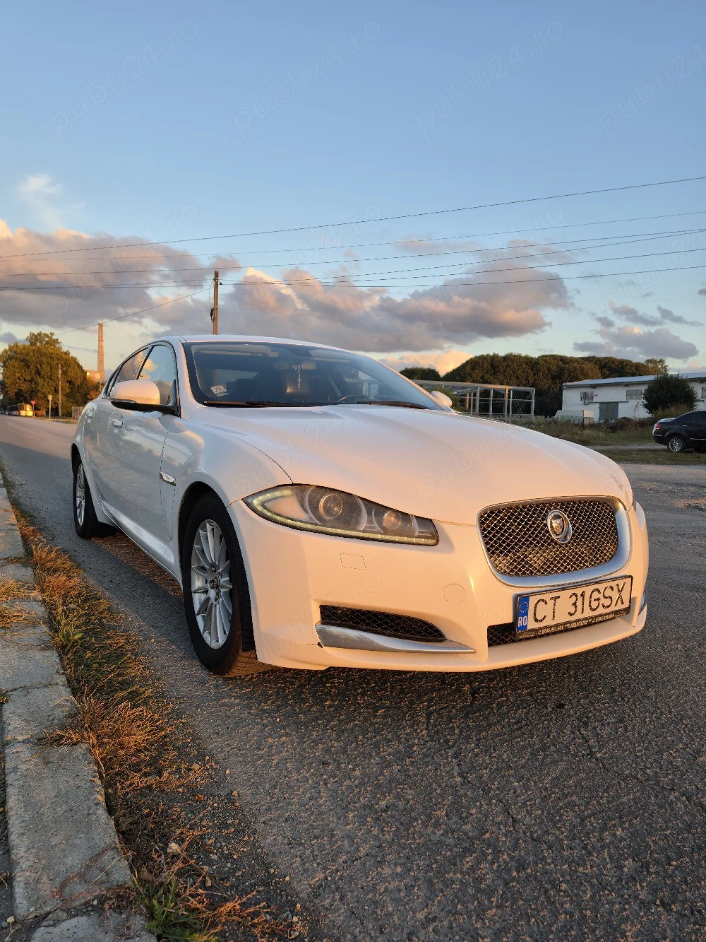 Vând Jaguar XF 2.2D Luxury 2013