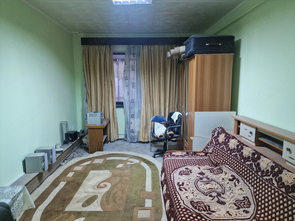 Vând cameră mobilată situată în căminul nr. 5 din Plopeni, Prahova