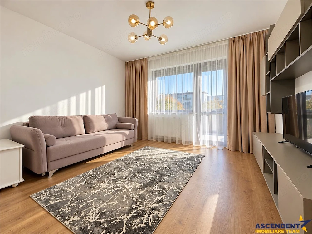 Garsoniera cu gradina privata si loc de parcare, zona Coresi
