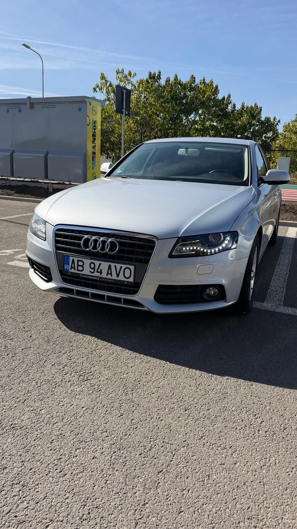 Audi A4 B8 1.8 TFSI   Bi-Xenon   Încălzire scaune