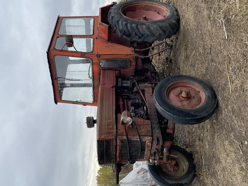 Vând tractor U650