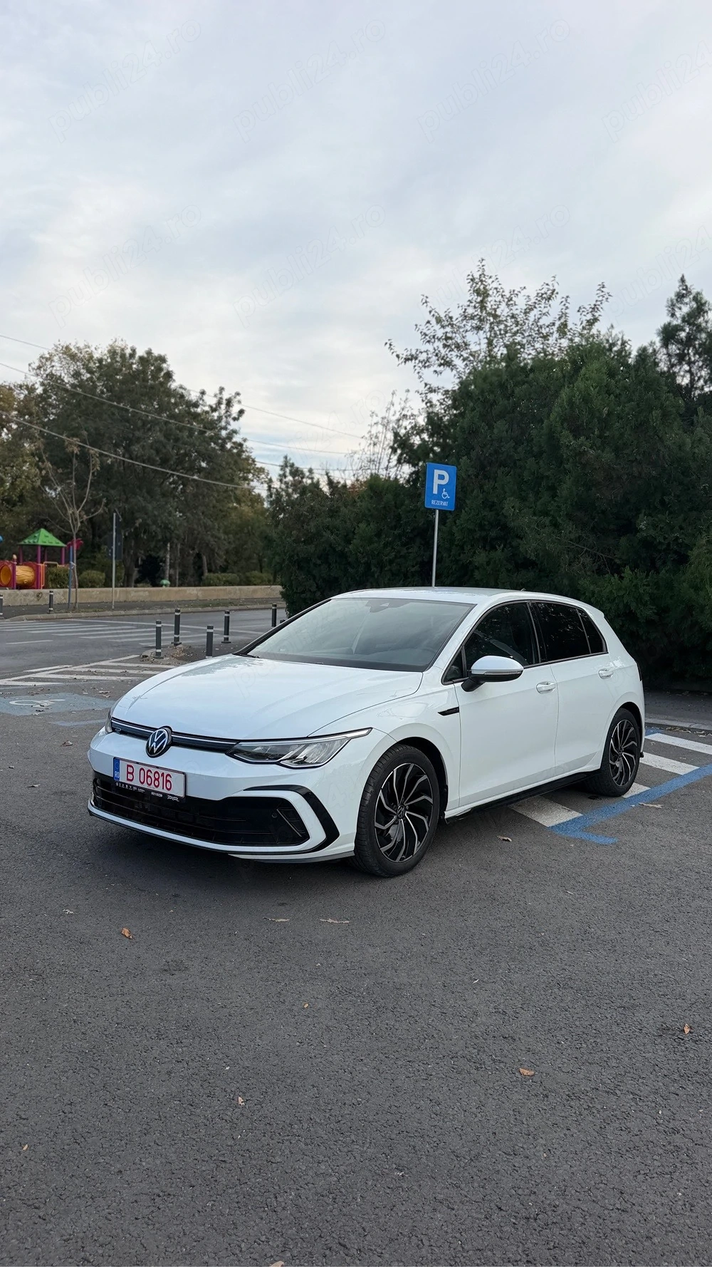 Volkswagen Golf 8 R-Line | 1.5 eTSI | 150 CP | 2  km