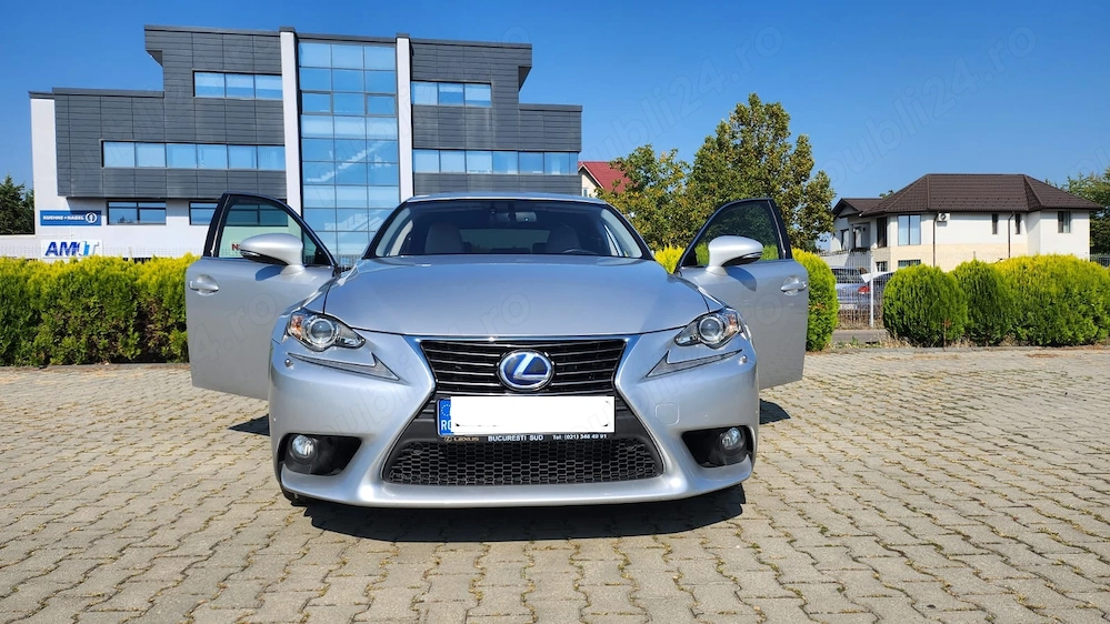 Vand Lexus IS 300h stare buna