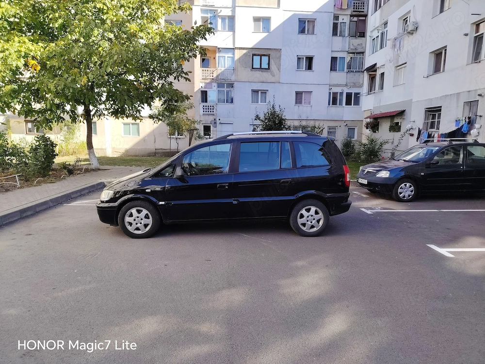 Vand Opel Zafira, 1,6 benzină+gpl, 7 locuri, an 2005, ITP și RCA valabile. Nu schimb, am altă mașină