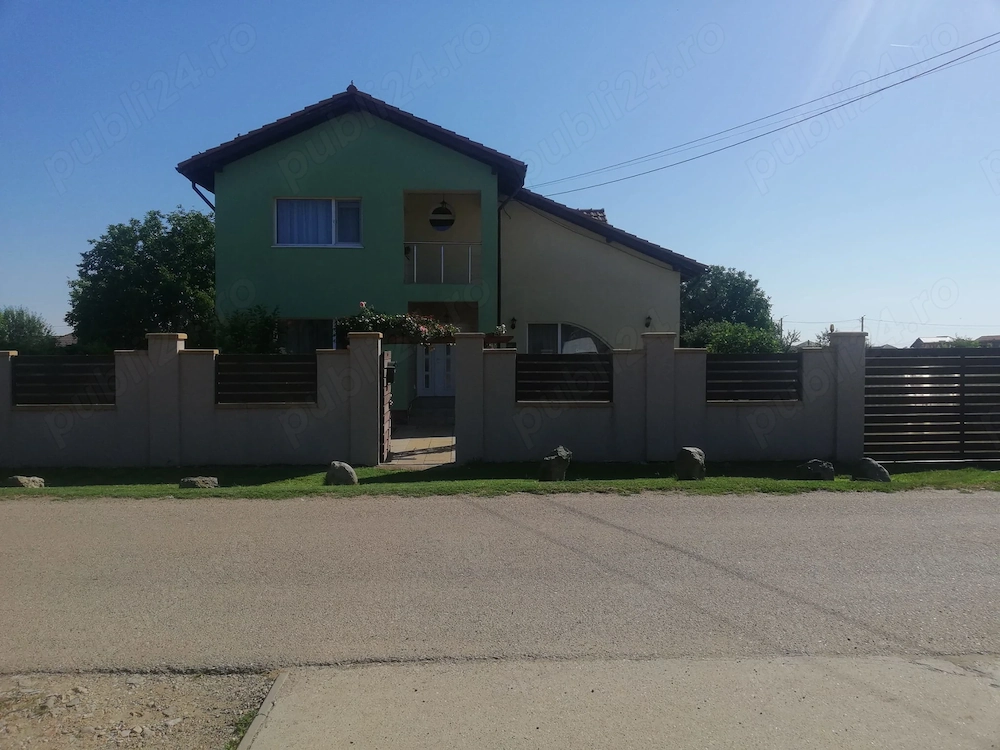  Casa individuala de vanzare in Peciu Nou