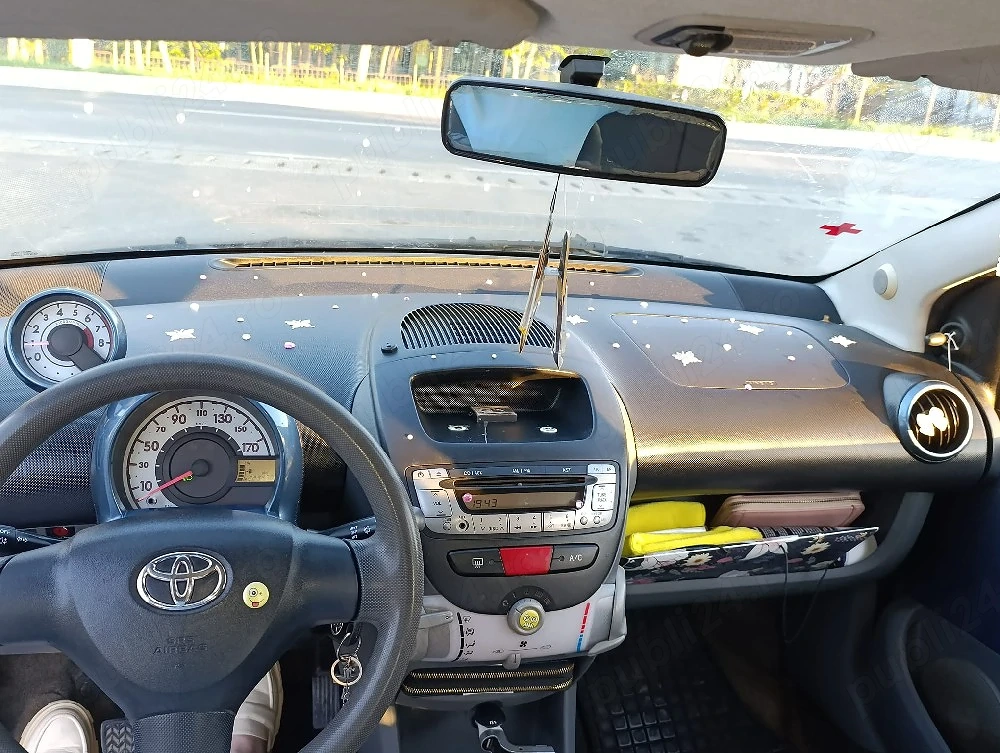 vând Toyota Aygo 