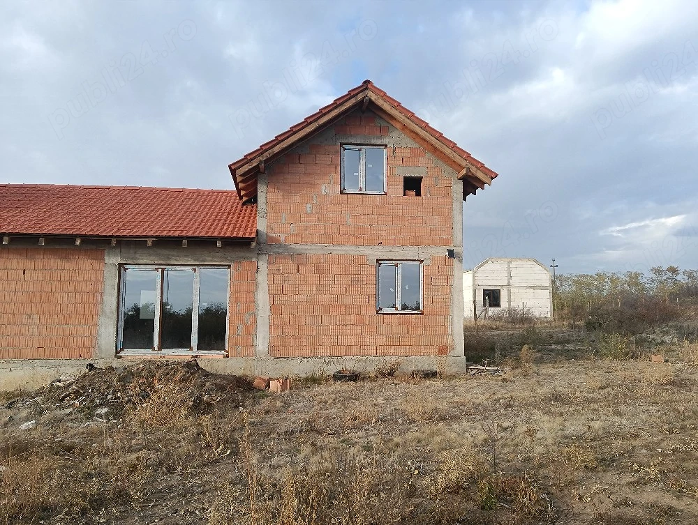 Casă la Roșu Herneacova 